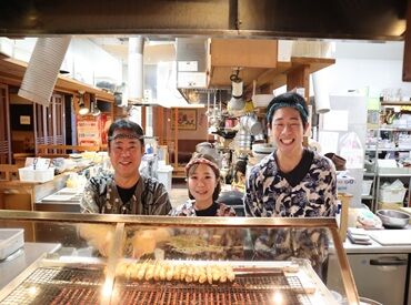 やきとり 恵屋プラス　鹿屋寿店 スタッフ同士の仲がよく
笑顔があふれる明るいお店です◎
未経験スタートのスタッフも活躍中！
困ったときはみんなで助け合い♪