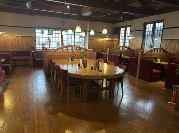 KURO珈琲 土岐店 未経験でも「やってみたい」の気持ちがあればOK♪
まずは笑顔で対応できれば大丈夫！
慣れてきたらキッチンのお仕事もできます◎