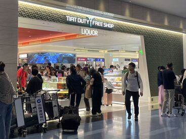 ビヨンドトキオ株式会社 【勤務地：羽田空港T3】 ≪簡単！≫品出し軽作業♪
未経験さん歓迎！ お友達・家族と一緒に働いてる方もいます★
勤務時間によっては時給2700円以上!!