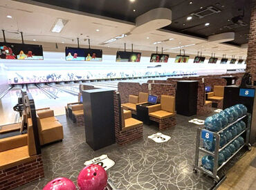 時給1200円＆深夜は時給25％UP！
カラオケやボウリングなど
人気の施設で楽しくバイト★