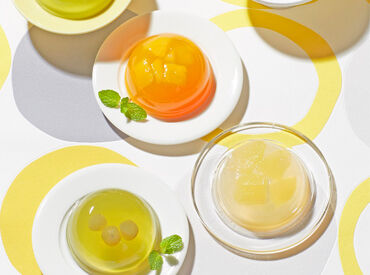 ゴンチャロフ　エキソアレ西神中央店 味、デザインにこだわった商品がたくさん★
見ているだけでHappyな気分に♪
笑顔でお客様にオススメしてくださいね◎