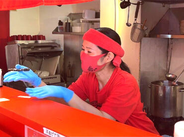 名古屋辛麺 鯱輪 今池店 飲食未経験さんや初正社員も大歓迎！
やる気があれば成長できる環境です◎
自分らしく働ける最高の職場と仲間たち！