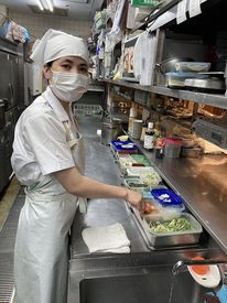 ★美味しい無料まかないあり★
持ち帰りできるメニューもあります♪
晩御飯に1品追加できちゃう＊