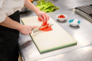 ＼スタッフ募集☆／
調理業務の経験があれば優遇◎
もちろん未経験でもOK！
1食300円のお得な食事補助あり♪