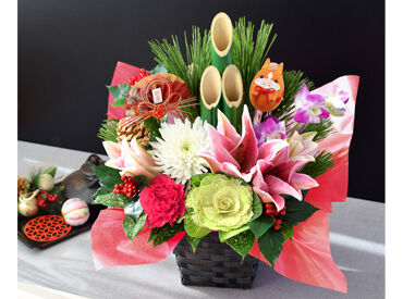 葉っぱを切り分けてもらったり…
刺しやすいように小さめに切ったり…
水あげなどもお任せします◎