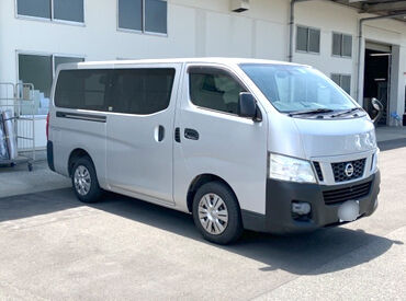 \配送ドライバー兼メンテナンススタッフも同時募集/
フルタイムで安定収入◎
時給1300円で安定収入が可能!