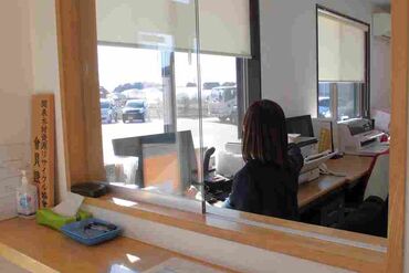安定した環境で事務スキルを磨けます!
幅広い世代が活躍中で長く続けやすい職場です◎