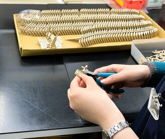 お仕事はチェックや仕分け・梱包などをお任せ♪カンタンだから長く続けられる～◎軽い商品を取り扱うので、らくちん★