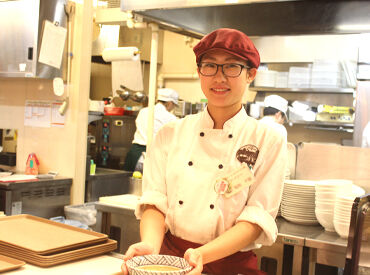 「学校帰りに短時間」「家庭の都合に合わせて」「ガッツリフルタイム」など
自分のペースでしっかり働けます♪