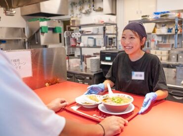 ラーメン魁力屋　イオンモール鹿児島店【5402】 はじめは元気に
「いらっしゃいませ！」が言えればOK。
たくさんの仲間と一緒に協力しながら
ニコニコ笑顔でお仕事しましょう！