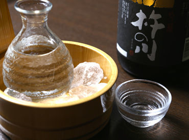 接客・飲食店でのホール経験ナシOK！
初めての方でもしっかりサポートします◎
友達と一緒に応募も歓迎！