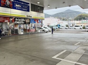 おだやかなスタッフが多く、第二の家族のようです。
わからないときに、すぐ聞ける環境って大事ですよね（Bさん）