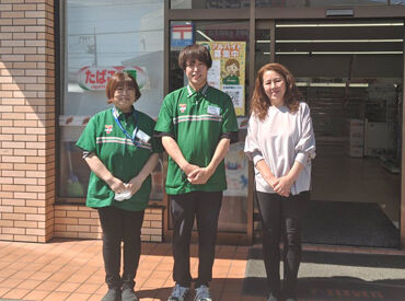 《接客・販売の経験は不問》
バイトデビューさんも大歓迎です♪
イチからお仕事をお教えします◎