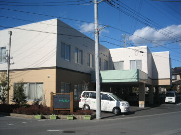 鹿沼ケアセンターそよ風 ＼正規フルタイム社員の募集です！／
30～50代を中心に、全世代のスタッフ在籍！
世代を超えて、自然と打ち解けられる職場です＊