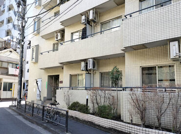 株式会社エヌティーサービス　(勤務地：文京区関口) マンション共用部の掃き・拭き掃除や
ゴミの搬出、照明の点灯確認…など
シンプルな清掃＆管理業務をお任せします◎