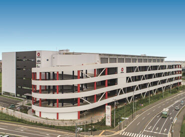 株式会社ユーラス　伊勢原オフィス　※新設 自分専用の作業デスクで座って作業！
隣には同じ作業をするスタッフがいるので
いつでも気軽に質問してくださいね◎