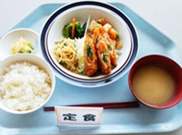 シフトによっては"給食"が食べられる…!
めったに食べる機会がない学校給食
まかないで味わうチャンスです♪(^^)