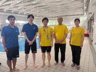 幅広い世代が活躍中♪
募集セクション・営業時間が長いからこそいろんなメンバーが活躍してくれてます!