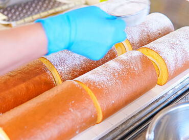 株式会社シンケールス　神戸工場 クリスマス期間の短期募集！
１２/２１～１２/２４日出れる方歓迎
主婦(夫)さん大歓迎◎