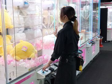 ＼みんな同じスタートで安心！!／
服装、ピアス、髪色など
個性もコダワリも全部そのままでOK★
車通勤も◎ガソリン代も支給!