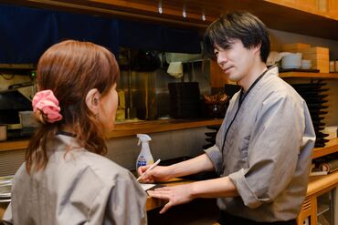 おでん鈴 バイトデビューも大歓迎！
「前から興味あって…」「このお店が好きで」
応募理由は何でもOK♪今すぐ応募へGO☆