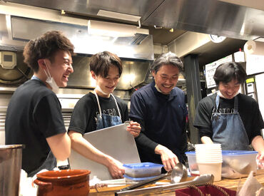 こだわりのワインがたくさん◎
働きながら知識も増えます！