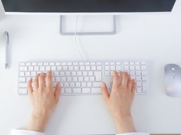 新設された事務所なので、きれいな環境で働けます!
コンビニも目の前にあり、働きやすい環境です◎
※画像はイメージです