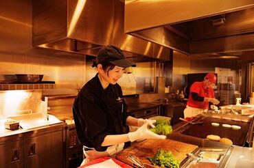 那須パラダイスヴィレッジ 那須にオープンした話題のフードホール◆*
アウトレットに隣接した、
自然に囲まれた贅沢なロケーションです！