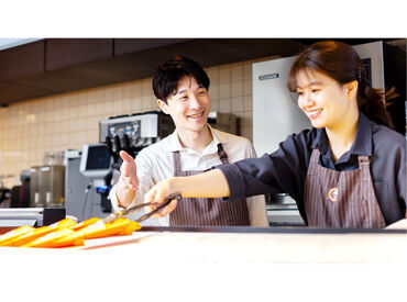 「わからない…どうしよう…。」困った時は先輩や周りのスタッフがすぐに駆けつけます★
チームワークを大切にしている環境◎