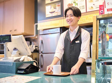 カフェ・ベローチェ 春日駅前店 ベローチェは"セルフサービス"だから
お仕事カンタン＆スグ覚えられる♪
だから初バイトの方にもオススメなんです◎