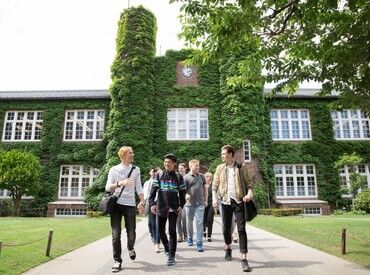 立教大学・千代田区エリアの学校のどちらかの勤務地固定です！
自宅からの距離など、勤務地についてはお気軽にご相談ください◎