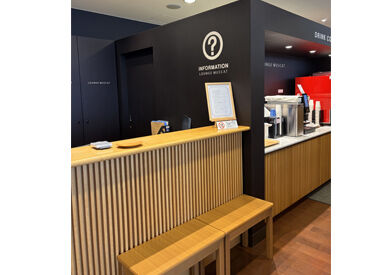 \こちらも同時募集!!/
『岡山特産館桃太郎』の接客スタッフも募集中◎
興味があれば、お気軽にお問い合わせください!