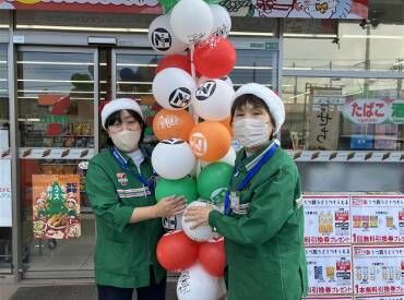 セブンイレブン和歌山砂山南４丁目店 現在深夜帯は40代女性と、
50代男性、大学生スタッフが活躍中◎
優しい方ばかりなので
安心して働ける環境ですよ♪