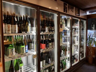 日本酒と焼酎を扱うこだわりの酒屋！
創業70年の地域に根差したお店です