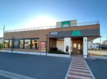 モスバーガー吉川美南店 新商品も社割で半額で食べられます♪
新作も試食会などでいち早く味を知れます◎