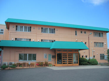 阿見ケアコミュニティそよ風 ＼人柄重視の採用です！／
しっかりしたサポート体制で、安心して始められる環境♪
希望の働き方、お気軽にご相談を◎
