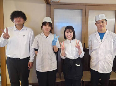 シフトは2週間ごとにLINEで提出!
10時~22時の幅広いシフトで
ランチタイム・授業終わりの夕方からなど
好きな時間に働ける♪