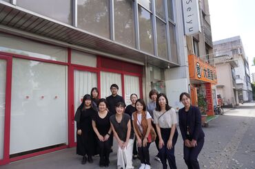 株式会社清友 ※勤務地：いおワールド鹿児島水族館 育児ブランクがある方も、初バイトの方でも大歓迎！
先輩スタッフが、しっかりサポートするので安心してくださいね！