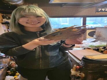 串焼き 小野田 バイトデビューも大歓迎☆
飲食業が未経験の方でも
安心して始められるよう、
丁寧なサポート体制が整っています！