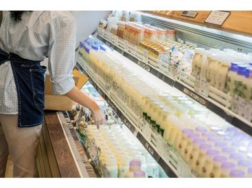 牧場直送の成分調整のされていない低温で殺菌した牛乳は、
本来の美味しさが味わえると注目を集めています!