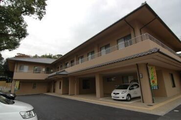 東山ケアセンターそよ風 ＼人柄重視の採用です！／
しっかりしたサポート体制で、安心して始められる環境♪
希望の働き方、お気軽にご相談を◎