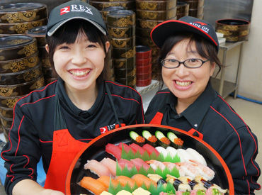 「食べるのが好き、お魚が好き」なんて理由でも大歓迎♪
楽しみながら働ける職場です◎