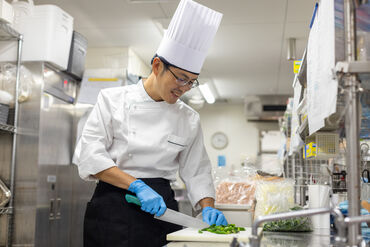 コンパスグループ・ジャパン株式会社 勤務地:【12月オープン】甲南　介護老人保健施設　39688_p ライフスタイル優先で働けます！シフトについては気軽に相談OK◎安定して長く働ける環境が整っています♪