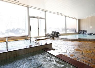 湯宿くったり温泉　レイクイン 40代～60代が活躍中!!カンタン業務でモクモク仕事できます
現在は7名の男女が働いています♪
明るく＆楽しく働くがモットー！