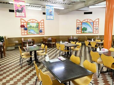 スタッフは未経験スタートがほとんど★
やさしい雰囲気でフォロー体制もしっかり！安心して始められます♪