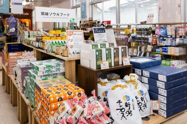 ジャパンフードマネジメント株式会社 ※勤務地：高坂SA下り線 関越自動車道高坂サービスエリア(下り)♪
実は裏口があるので、
高速に乗らなくても通勤できますよ★