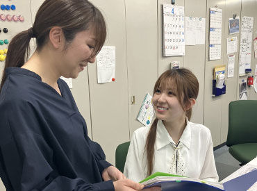 営業所での勤務時の服装は、オフィスカジュアルでOK！