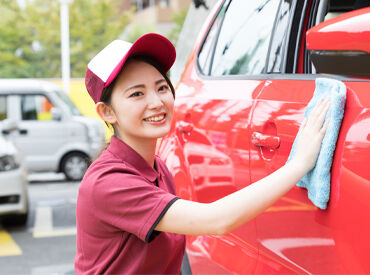 『車がキレイになるのが嬉しい…！』達成感が味わえるお仕事♪
まずはできることからおまかせします！
※イメージ写真
