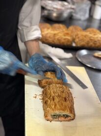 コツコツ・黙々と作業する雰囲気の職場◎
もしわからないことがあれば先輩スタッフが優しく教えるので安心してくださいね♪