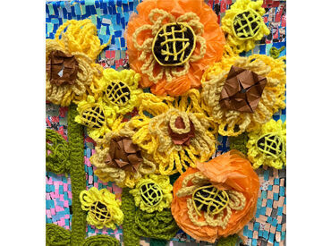 障害者支援施設　ひゅうまん 最初は「こんにちわ～！」
と、明るく利用者さまとお話ができればOK◎
写真は利用者さんと一緒に作った作品です！